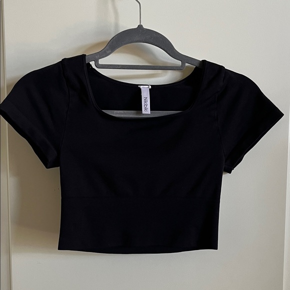 Nikibiki Square Neck Black Short Sleeve Athletic Top - Picture 1 of 4